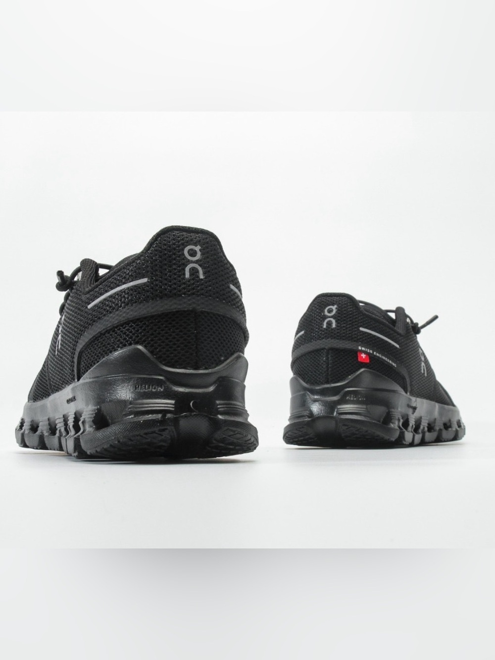 On Running Kids Cloud 6 Athletic
Shoe All - Black ๐๐ปโโ๏ธ๐๐ป(SIZE 13C) - Picture 7 of 8